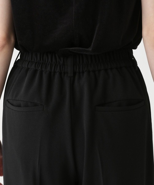 Elura(エルーラ)の「サマ見えリラクシーゆるテーパードパンツ / 578319(スラックス・レディース・ブラック/ダークブラウン/チャコールグレー・LARGE/MEDIUM)」の22枚目の写真