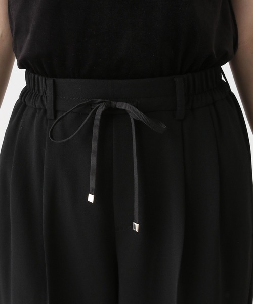 Elura(エルーラ)の「サマ見えリラクシーゆるテーパードパンツ / 578319(スラックス・レディース・ブラック/ダークブラウン/チャコールグレー・LARGE/MEDIUM)」の19枚目の写真