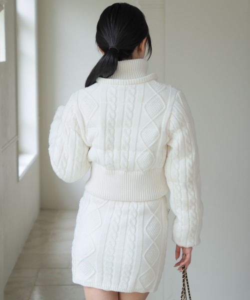 新品　未使用　タグ付き　ウォームケーブルニット中綿ジャケット　アウター セール】ウォームケーブルニット中綿ジャケット（ダウンジャケット