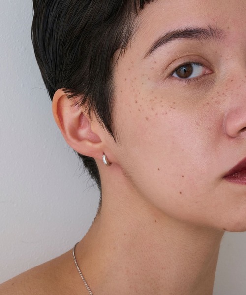 JUPITER（ジュピター）の「【SV】ミニマルフープピアス/ニッケルフリー/金属アレルギー対応<動画あり>（ピアス（両耳用）・レディース・シルバー/ゴールド・FREE）」の5枚目の写真