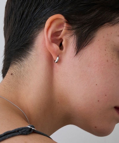 JUPITER（ジュピター）の「【SV】ミニマルフープピアス/ニッケルフリー/金属アレルギー対応<動画あり>（ピアス（両耳用）・レディース・シルバー/ゴールド・FREE）」の7枚目の写真