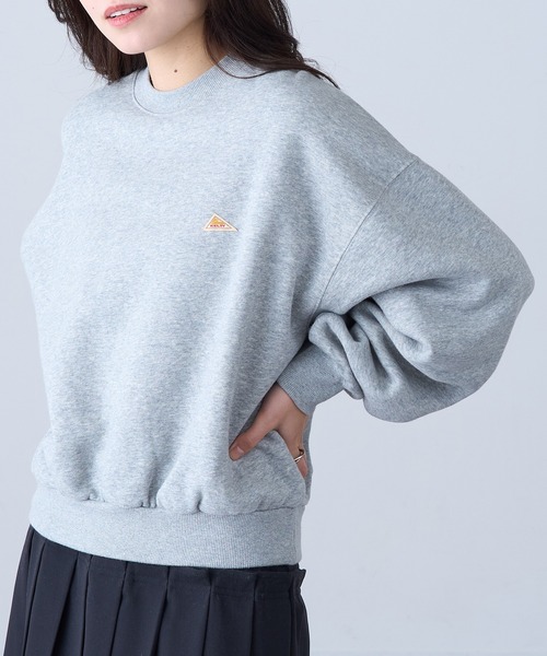 KELTY(ケルティ)の「【KELTY】Mini Logo Cropped Crew Neck Sweat / ミニロゴクロップドクルーネックスウェット(スウェット・レディース・ネイビー/ベージュ/グレー/ホワイト/ブラック・FREE)」の3枚目の写真