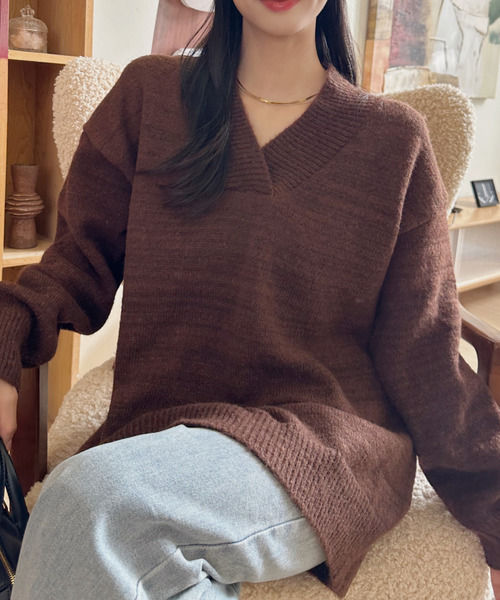 Eclat one（エクラワン）の「【Eclat one】ディープ Vネック ニット（ニット/セーター・レディース・ブラウン/レッド/ブラック/アイボリー・FREE）」の4枚目の写真