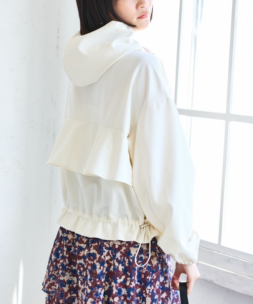 VIS（ビス）の「【WEB限定】バックフリルライトフードブルゾン（ブルゾン・レディース・ダークブラウン/キナリ/ブラック・FREE）」の13枚目の写真