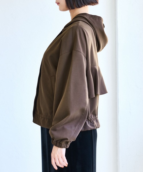 VIS（ビス）の「【WEB限定】バックフリルライトフードブルゾン（ブルゾン・レディース・ダークブラウン/キナリ/ブラック・FREE）」の15枚目の写真