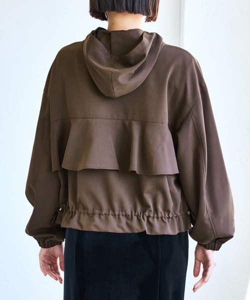 VIS（ビス）の「【WEB限定】バックフリルライトフードブルゾン（ブルゾン・レディース・ダークブラウン/キナリ/ブラック・FREE）」の16枚目の写真