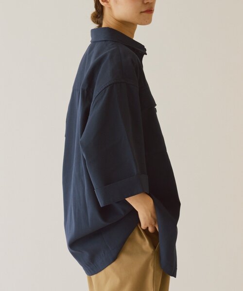 GEVACO（ゲバコ）の「【GEVACO】ボクシーハーフスリーブワークシャツ（シャツ/ブラウス・レディース・ネイビー/ベージュ・LARGE/MEDIUM）」の17枚目の写真