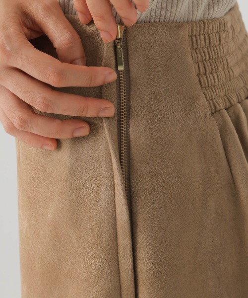 Elura（エルーラ）の「フェイクレザースカート/590909（スカート・レディース・ブラック/キャメル・MEDIUM/LARGE）」の20枚目の写真