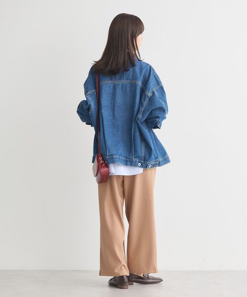 earth music&ecology(アースミュージックアンドエコロジー)の「ビッグデニムジャケット(デニムジャケット・レディース・ライトインディゴブルー/インディゴブルー・FREE)」の11枚目の写真