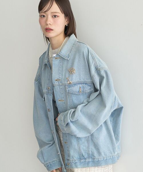 earth music&ecology(アースミュージックアンドエコロジー)の「ビッグデニムジャケット(デニムジャケット・レディース・ライトインディゴブルー/インディゴブルー・FREE)」の13枚目の写真