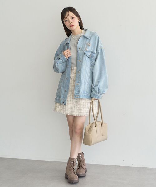 earth music&ecology(アースミュージックアンドエコロジー)の「ビッグデニムジャケット(デニムジャケット・レディース・ライトインディゴブルー/インディゴブルー・FREE)」の14枚目の写真