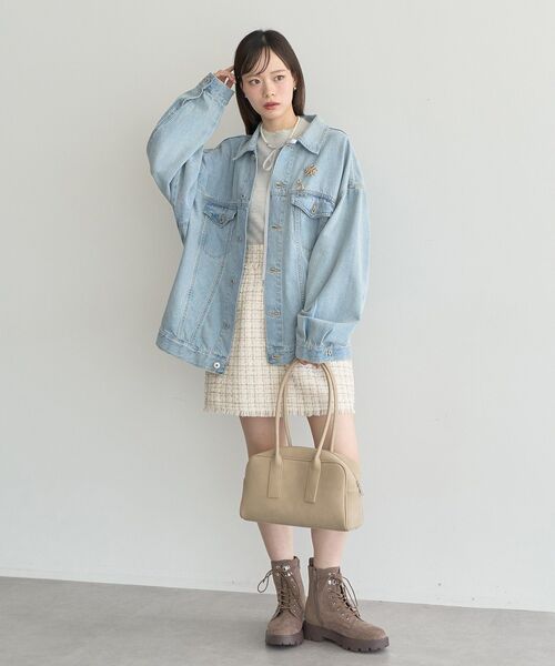 earth music&ecology(アースミュージックアンドエコロジー)の「ビッグデニムジャケット(デニムジャケット・レディース・ライトインディゴブルー/インディゴブルー・FREE)」の15枚目の写真
