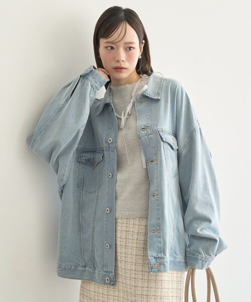 earth music&ecology(アースミュージックアンドエコロジー)の「ビッグデニムジャケット(デニムジャケット・レディース・ライトインディゴブルー/インディゴブルー・FREE)」の16枚目の写真
