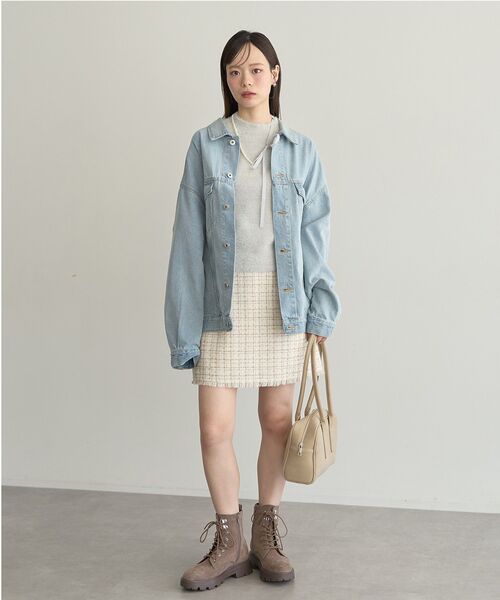 earth music&ecology(アースミュージックアンドエコロジー)の「ビッグデニムジャケット(デニムジャケット・レディース・ライトインディゴブルー/インディゴブルー・FREE)」の17枚目の写真