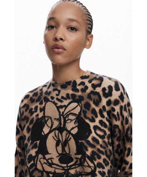 Desigual(デシグアル)の「ミニーマウス刺繍 アニマルプリント クルーネックセーター ニット(ニット/セーター・レディース・ブラウン・XS/S/M/L/XL)」の5枚目の写真