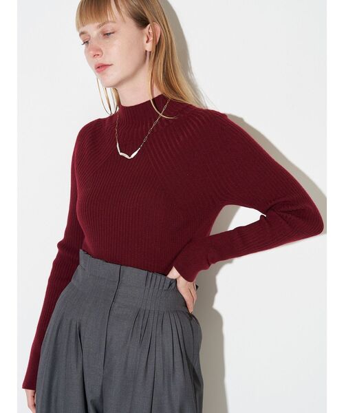 ELENDEEK(エレンディーク)の「ハイネックワイドリブニット(ニット/セーター・レディース・ブラック/レッド/オフホワイト/ライトブルー/ブラウン・FREE)」の5枚目の写真