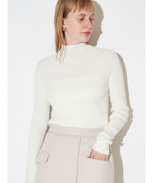 ELENDEEK(エレンディーク)の「ハイネックワイドリブニット(ニット/セーター・レディース・ブラック/レッド/オフホワイト/ライトブルー/ブラウン・FREE)」の2枚目の写真