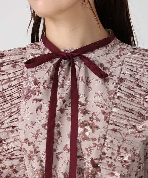 MISCH MASCH(ミッシュマッシュ)の「プリーツフリルフラワーワンピース(ワンピース・レディース・アイボリー/ピンク・M/S)」の12枚目の写真