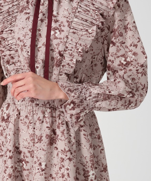 MISCH MASCH(ミッシュマッシュ)の「プリーツフリルフラワーワンピース(ワンピース・レディース・アイボリー/ピンク・M/S)」の14枚目の写真