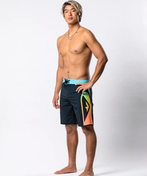 Quiksilver（クイックシルバー）の「SURFSILK HOLMES 20/クイックシルバーロゴプリントストレッチサーフトランクス・ボードショーツ・バギーショーツ(水着)（水着・メンズ）」