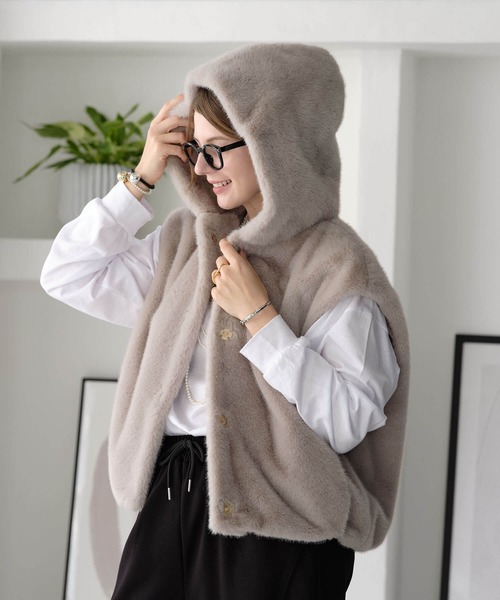 ☆40%割引☆Roca Wear ファー付きベスト　S ファーフードベスト（ベスト）｜ZAKKA-BOX（ザッカボックス）の