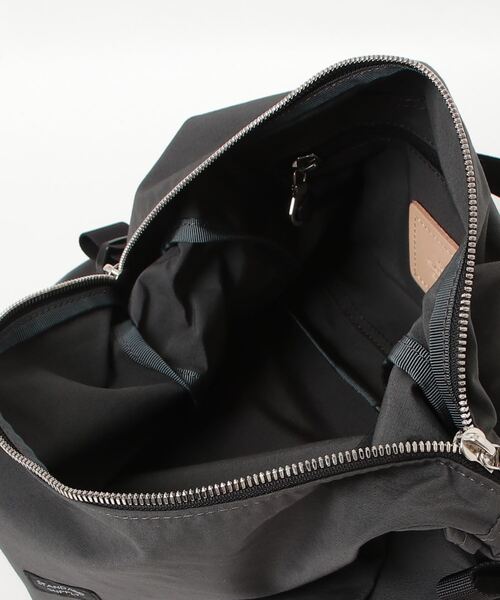 SHIPS（シップス）の「STANDARD.S:TRIANGLE SHOULDER（トートバッグ・レディース・ダークグレー・ONE SIZE）」の4枚目の写真