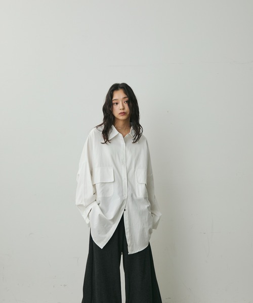Lunea（ルネア）の「ビッグポケットデザインオーバーシャツ（シャツ/ブラウス・レディース・ブラック/ホワイト・FREE）」の3枚目の写真