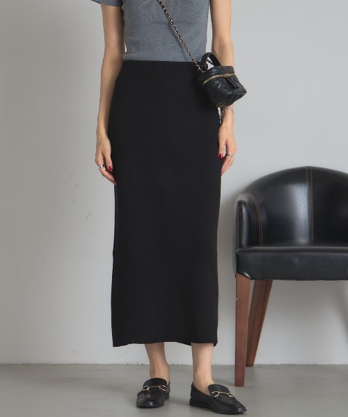 &. NOSTALGIA（アンドドットノスタルジア）の「バックスリットタイトスカート（スカート・レディース・レッド/ブラック・M）」の2枚目の写真