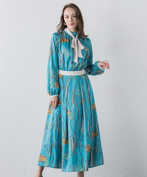 Viaggio Blu（ビアッジョブルー）の「馬具プリントワンピース≪手洗い可能≫（ワンピース・レディース・オフホワイト/ブルー・M/L/S/XS）」の2枚目の写真