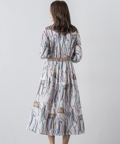 Viaggio Blu（ビアッジョブルー）の「馬具プリントワンピース≪手洗い可能≫（ワンピース・レディース・オフホワイト/ブルー・M/L/S/XS）」の10枚目の写真