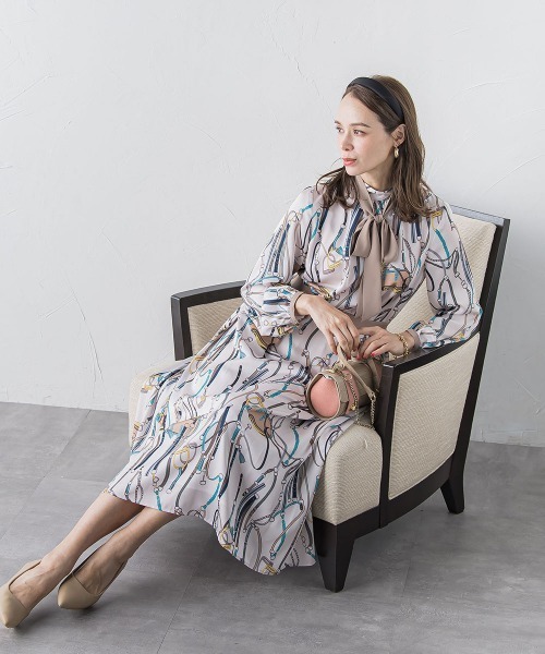 Viaggio Blu（ビアッジョブルー）の「馬具プリントワンピース≪手洗い可能≫（ワンピース・レディース・オフホワイト/ブルー・M/L/S/XS）」の3枚目の写真