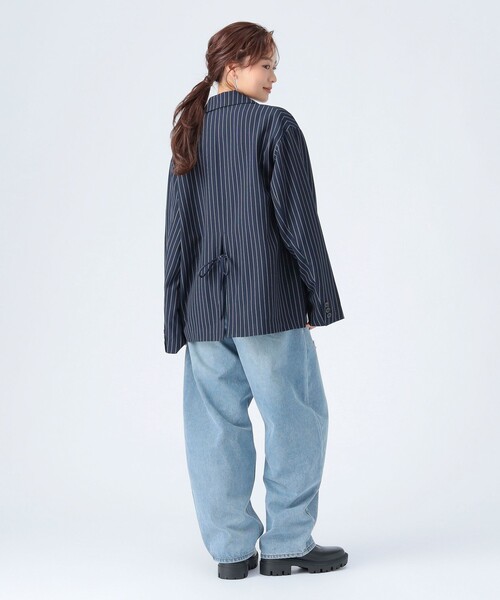 BEAMS HEART（ビームスハート）の「ピンストライプ リボン ジャケット（テーラードジャケット・レディース・グレー/ネイビー・FREE）」の17枚目の写真