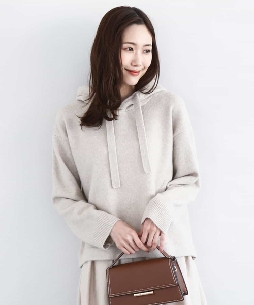 MK MICHEL KLEIN（エムケーミッシェルクラン）の「クロップド丈ニットフーディー/洗える（ニット/セーター・レディース・ベージュ/グレー/アイボリー・38）」の3枚目の写真