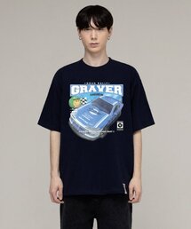 GRAVER（グレーバー）の「[UNISEX] BLUE RACING SMILE SHORT SLEEVE T-SHIRT_NAVY（Tシャツ/カットソー・メンズ）」