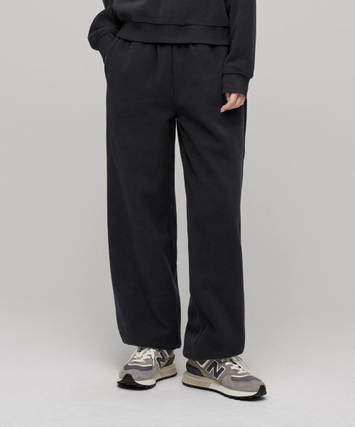 MUSINSA STANDARD WOMAN（ムシンサスタンダードウーマン）の「ウィメンズポーラフリースバリアブルラウンジスウェットパンツ[ダークグレー]（スウェットパンツ・レディース・その他・SMALL/MEDIUM/LARGE/X-SMALL）」の2枚目の写真