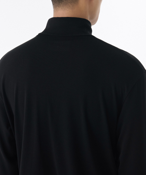 MUSINSA STANDARD（ムシンサスタンダード）の「リラックスドタートルネック長袖ニットTシャツ[ブラック]（Tシャツ/カットソー・メンズ・その他・XXX-LARGE/SMALL/MEDIUM/LARGE/X-LARGE/XX-LARGE）」の4枚目の写真