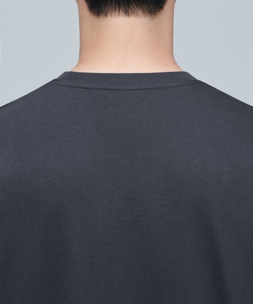 MUSINSA STANDARD（ムシンサスタンダード）の「リラックスフィットクルーネックTシャツ2 [ダークグレー]（Tシャツ/カットソー・メンズ・その他・MEDIUM/LARGE/X-LARGE/XX-LARGE/XXX-LARGE/SMALL）」の5枚目の写真