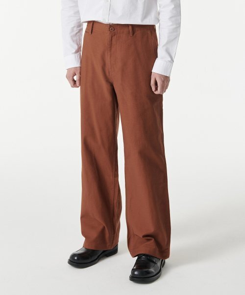 MUSINSA STANDARD（ムシンサスタンダード）の「ホワイトサテンワイドオフィサーパンツ[ブリックレッド]（その他パンツ・メンズ・その他・26/27/28/29/30/31/32/33/34/36/38/40）」の3枚目の写真