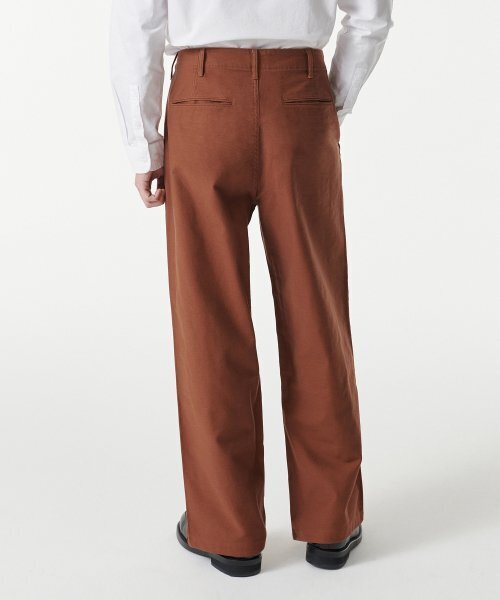 MUSINSA STANDARD（ムシンサスタンダード）の「ホワイトサテンワイドオフィサーパンツ[ブリックレッド]（その他パンツ・メンズ・その他・26/27/28/29/30/31/32/33/34/36/38/40）」の4枚目の写真