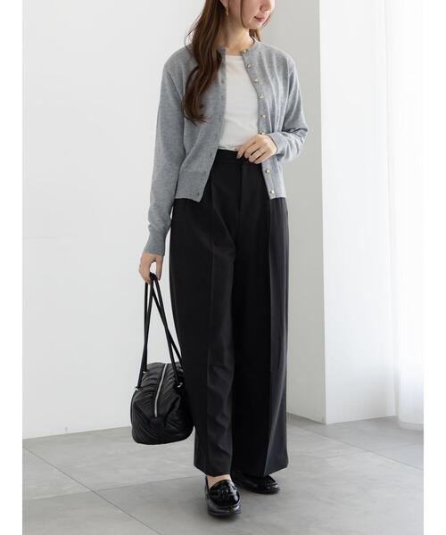 Te chichi(テチチ)の「メタルスクエア釦クルーネックカーディガン(カーディガン/ボレロ・レディース・オフホワイト/シルバー/ゴールド/ピンク/ブラック・F)」の6枚目の写真