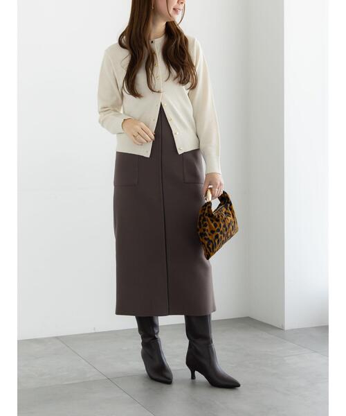 Te chichi(テチチ)の「メタルスクエア釦クルーネックカーディガン(カーディガン/ボレロ・レディース・オフホワイト/シルバー/ゴールド/ピンク/ブラック・F)」の9枚目の写真