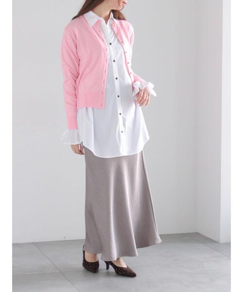 Te chichi(テチチ)の「メタルスクエア釦クルーネックカーディガン(カーディガン/ボレロ・レディース・オフホワイト/シルバー/ゴールド/ピンク/ブラック・F)」の15枚目の写真