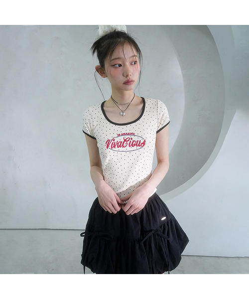 Vivacious(ビバシャス)の「Mini Heart Tee - 2COL(Tシャツ/カットソー・レディース・ブラック/レッド・SMALL/MEDIUM)」の1枚目の写真