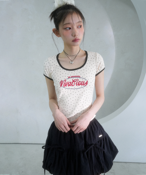 Vivacious(ビバシャス)の「Mini Heart Tee - 2COL(Tシャツ/カットソー・レディース・ブラック/レッド・SMALL/MEDIUM)」の4枚目の写真