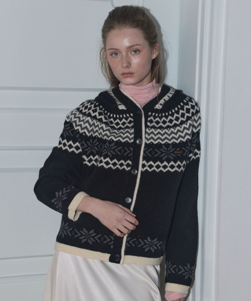 ANOETIC（アノエティック）の「NORDIC HOODIE KNIT CARDIGAN_4COLOR（カーディガン/ボレロ・レディース・ブラック/グレー/アイボリー/Cream・FREE）」の13枚目の写真
