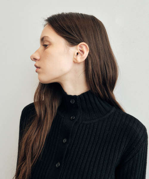 CITTA(シータ)の「Essential Soft High Neck Knit Cardigan_CTK242(Black)(カーディガン/ボレロ・レディース・ブラック・FREE)」の3枚目の写真