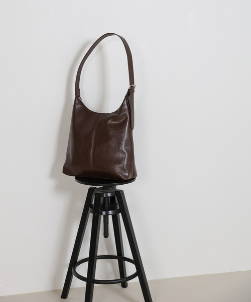 select MOCA（セレクトモカ）の「フェイクレザービッグホーボーバッグ（ショルダーバッグ・レディース・ブラウン/ブラック・FREE）」の8枚目の写真