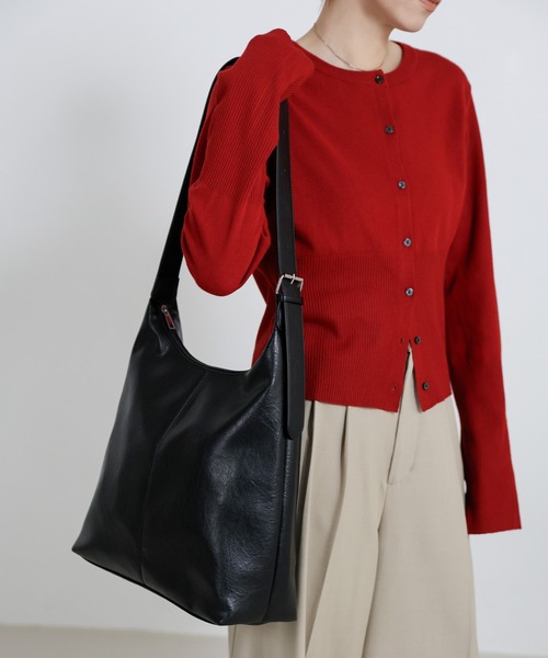 select MOCA（セレクトモカ）の「フェイクレザービッグホーボーバッグ（ショルダーバッグ・レディース・ブラウン/ブラック・FREE）」の13枚目の写真