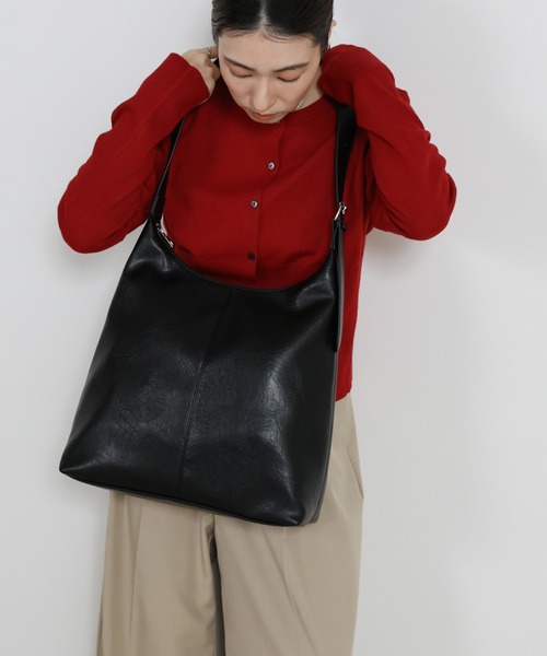 select MOCA（セレクトモカ）の「フェイクレザービッグホーボーバッグ（ショルダーバッグ・レディース・ブラウン/ブラック・FREE）」の16枚目の写真