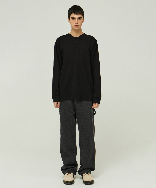 MAGOODGAN（メックウッドガン）の「スウェグバー3562 ワッフルヘンリーネックオーバーサイズブラック長袖Tシャツ（Tシャツ/カットソー・レディース・その他・SMALL/MEDIUM/LARGE）」の3枚目の写真